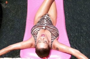 18 year old Bailey Brookes loosing nice natural tits and pink cunt free